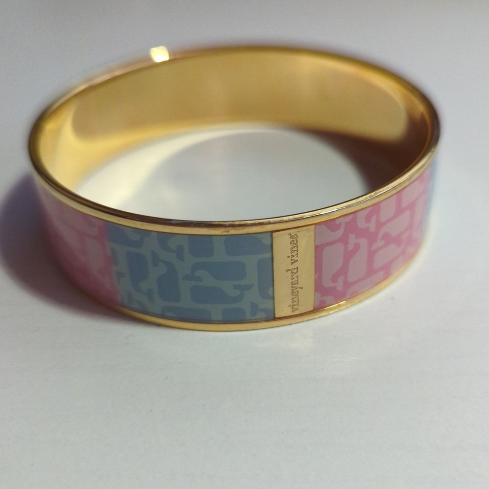 Vineyard Vines Pink Blue Enamel Whale Logo Gold Tone Bangle Bracelet‎ Preppy